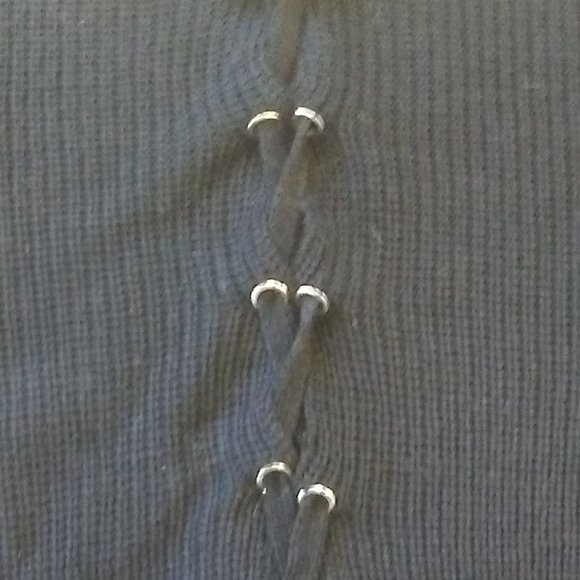 Sweater - Picture 5 of 6